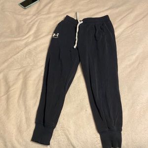 women’s under armour size M joggers